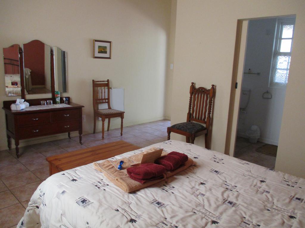 Van Rhyn Guest House Vanrhynsdorp Екстериор снимка