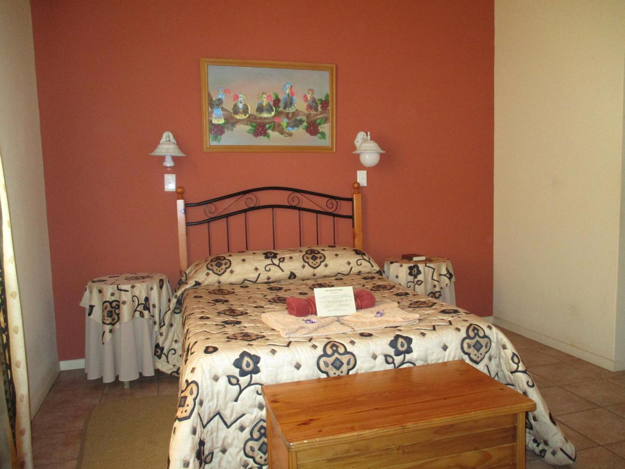Van Rhyn Guest House Vanrhynsdorp Екстериор снимка
