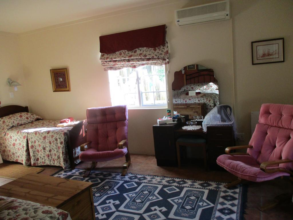 Van Rhyn Guest House Vanrhynsdorp Екстериор снимка