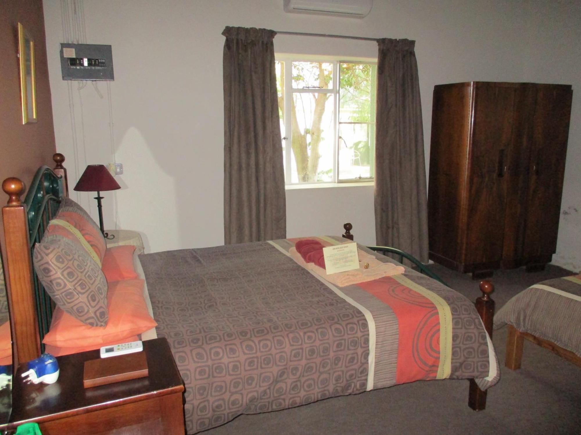 Van Rhyn Guest House Vanrhynsdorp Екстериор снимка