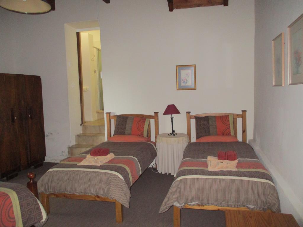 Van Rhyn Guest House Vanrhynsdorp Екстериор снимка
