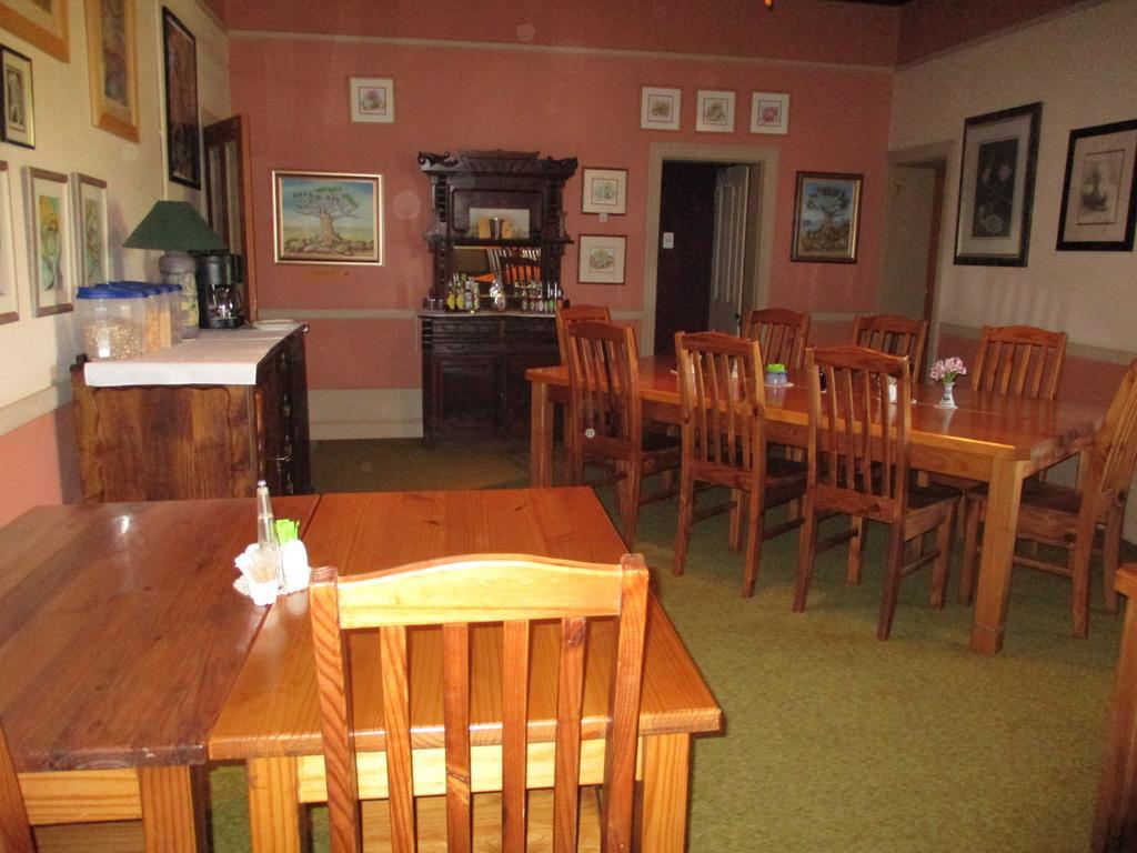Van Rhyn Guest House Vanrhynsdorp Екстериор снимка