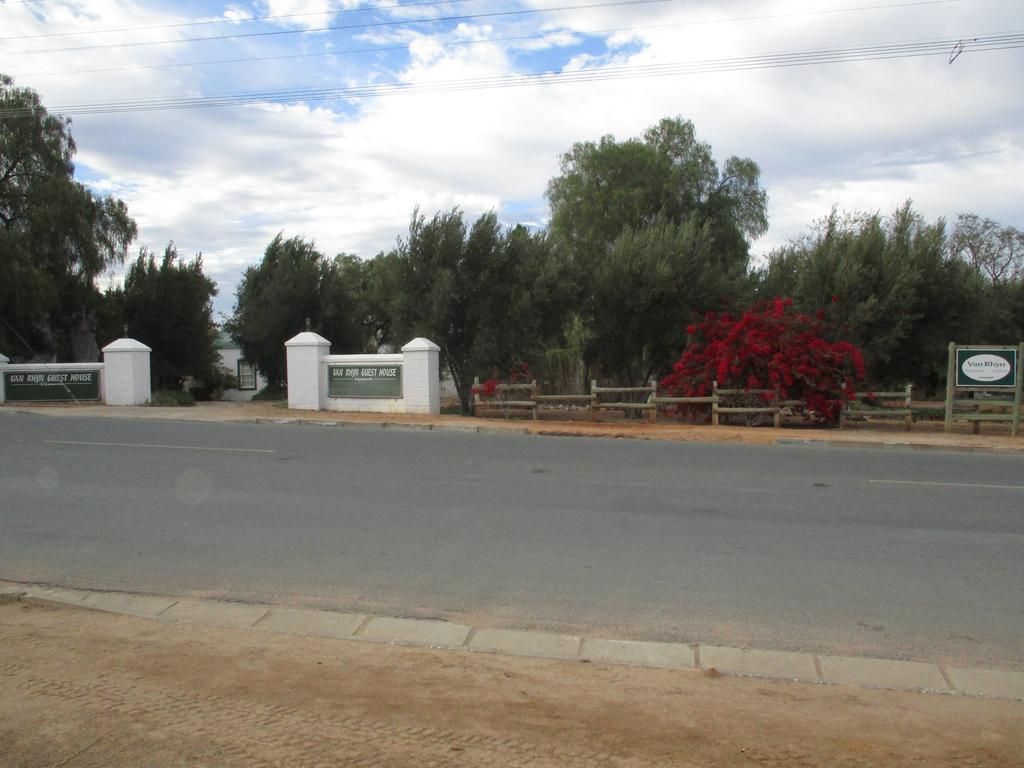 Van Rhyn Guest House Vanrhynsdorp Екстериор снимка