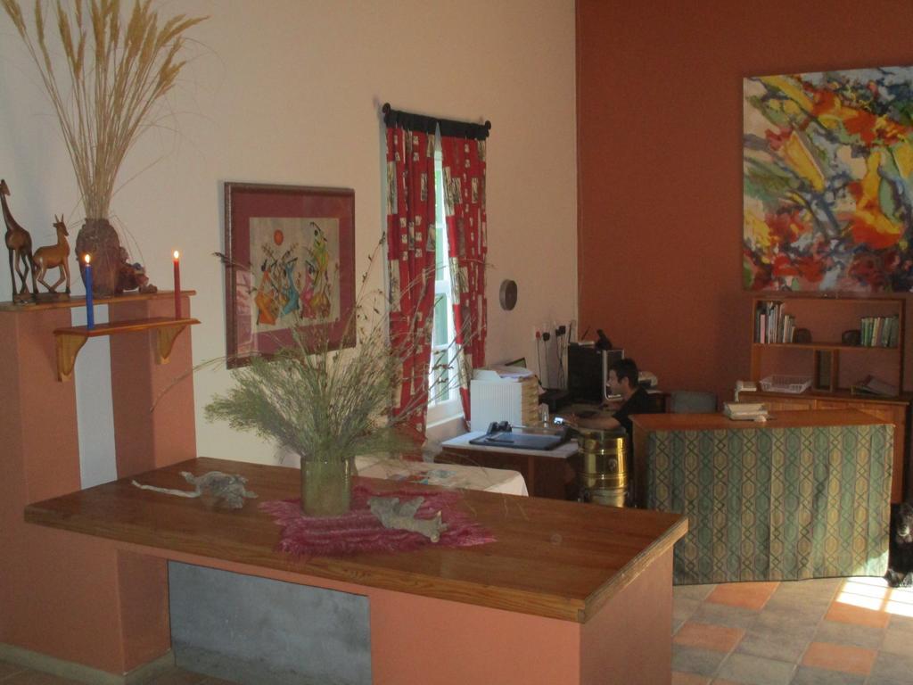 Van Rhyn Guest House Vanrhynsdorp Екстериор снимка